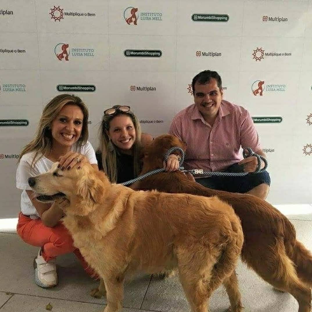 Na imagem Luiza Mell e Fernanda e Gabriel na Adoção de Hugo e Luisa