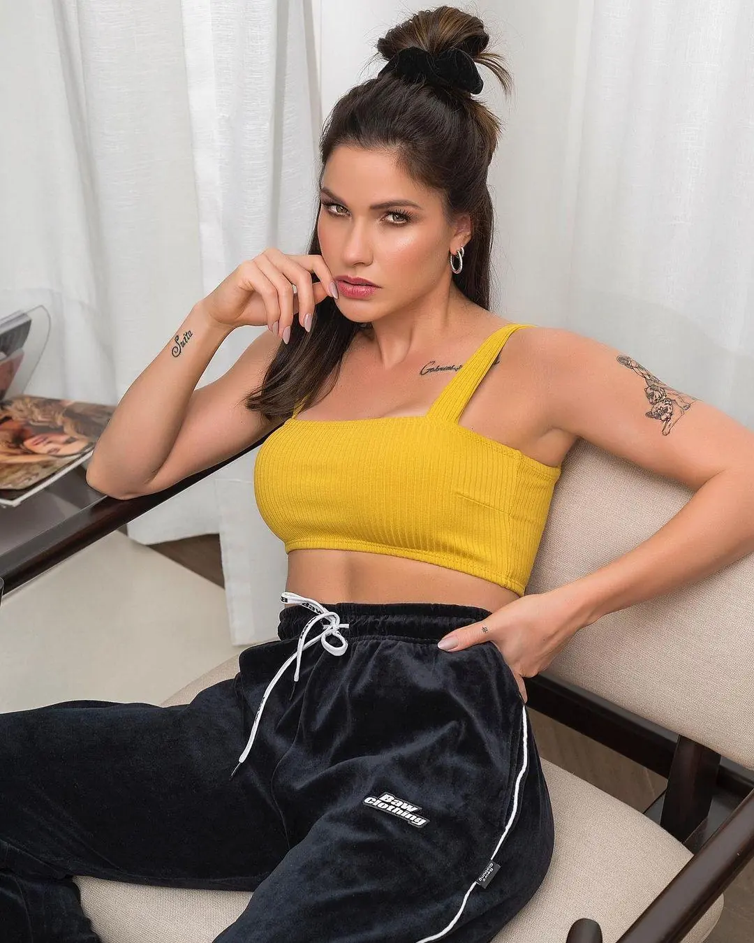 Na imagem a modelo Andressa Suita