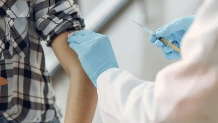 Vacinação em São Paulo: prefeitura começa a imunizar idosos