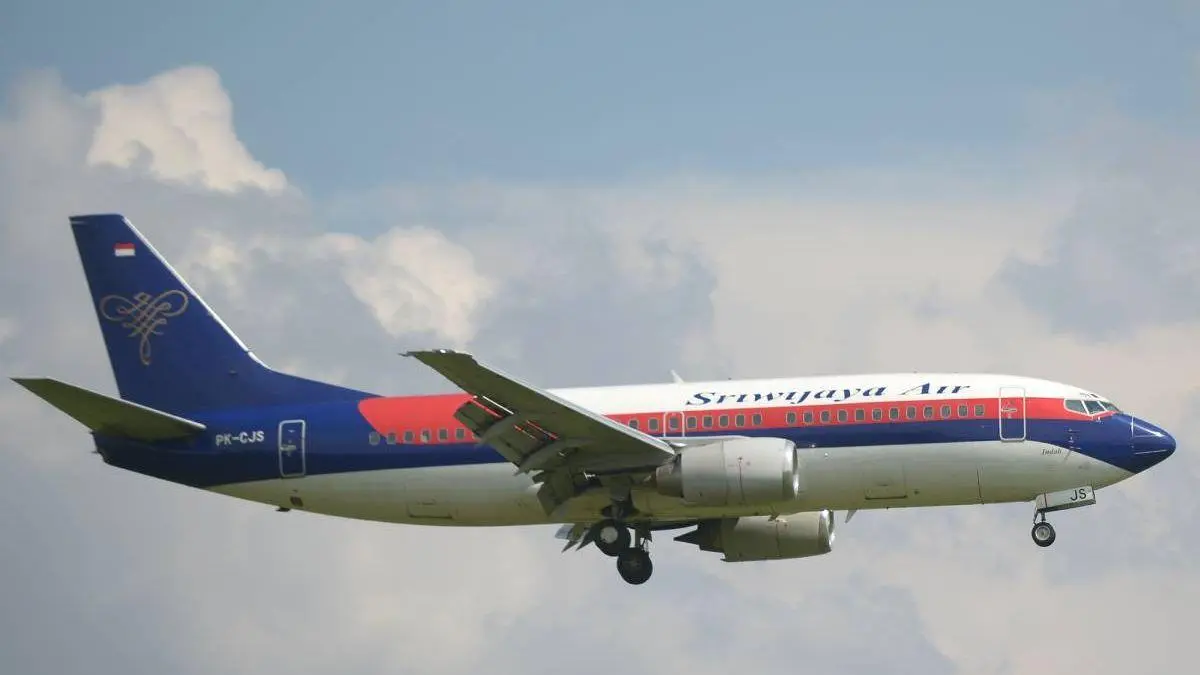 Caixas-pretas e corpos de avião que caiu na Indonésia são localizados