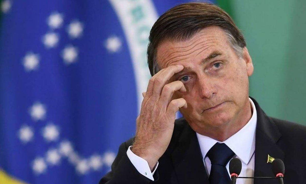 imagem mostra bolsonaro em matéria sobre repercusão da covid-19 em manaus
