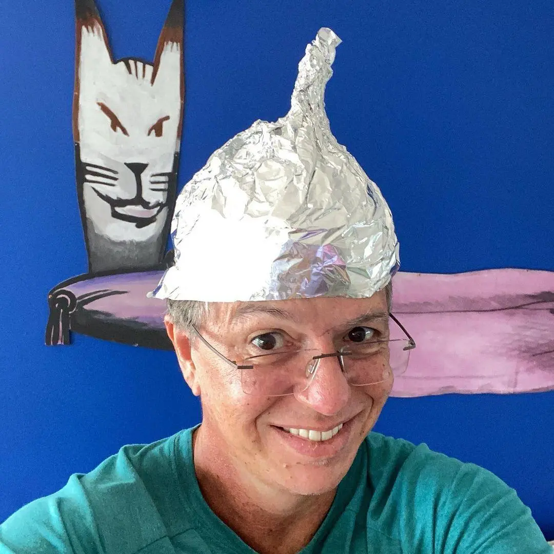 Na imagem Boninho, diretor do BBB