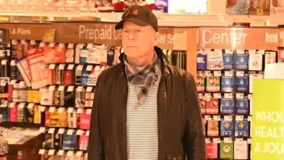 Bruce Willis é expulso de loja após se recusar a usar a máscara