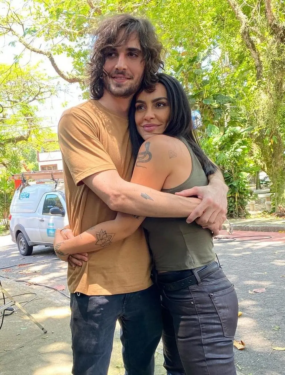 Na imagem os irmãos Cleo e Fiuk