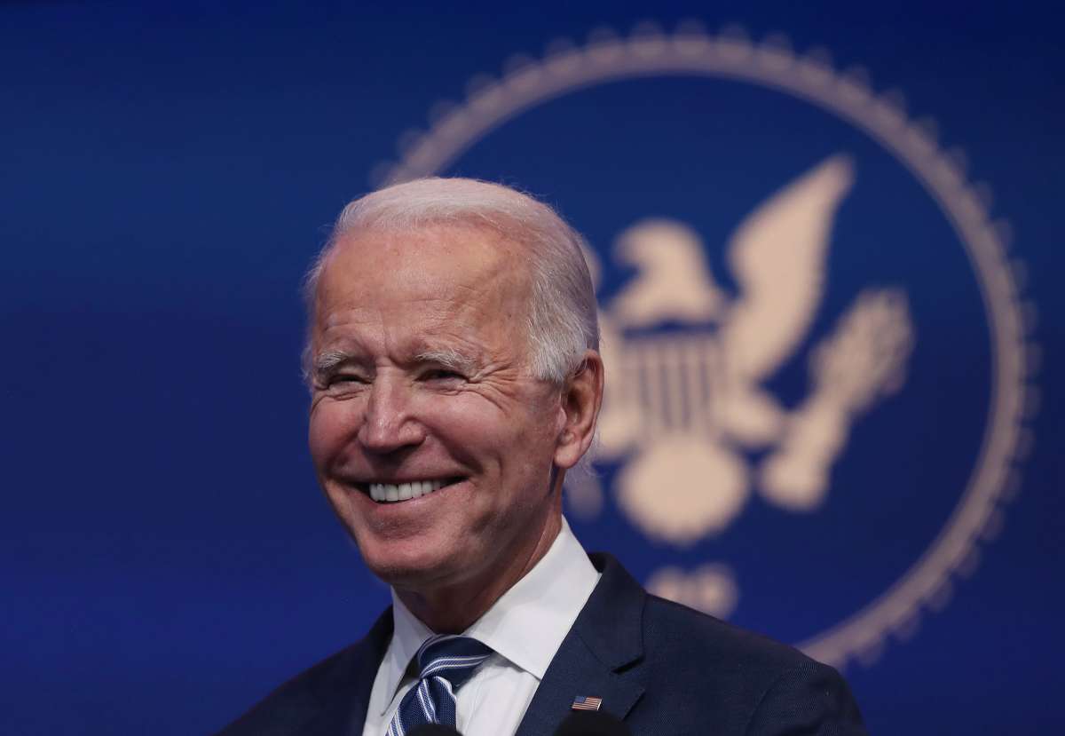 matéria fala sobre o fechamento do Ibovespa nesta quinta-feira 22 de abril, mostrando que índice recuou após fala do presidente norte-americano, Joe biden sobre aumento de impostos para os mais ricos.