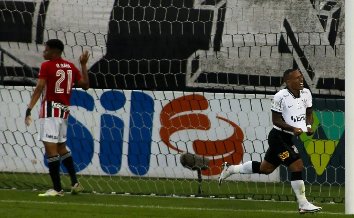 Em último clássico, São Paulo perdeu para o Corinthians por 1 a 0