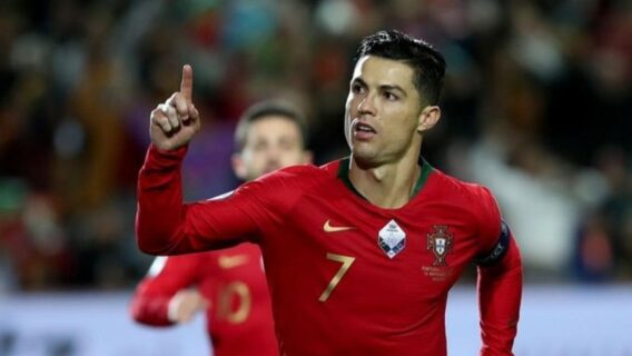 Cristiano Ronaldo é a 1ª pessoa a alcançar 250 milhões de seguidores