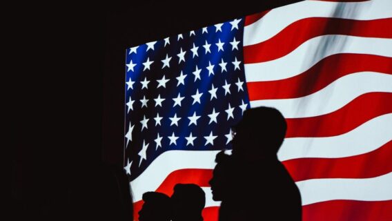 Democratas assumem o controle do Senado nos EUA