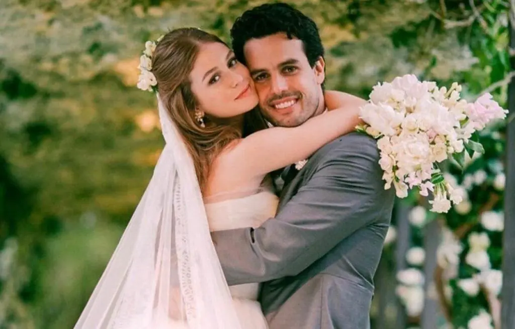 Imagem mostra foto do casamento de Marina Ruy Barbosa e Alexandre Negrão