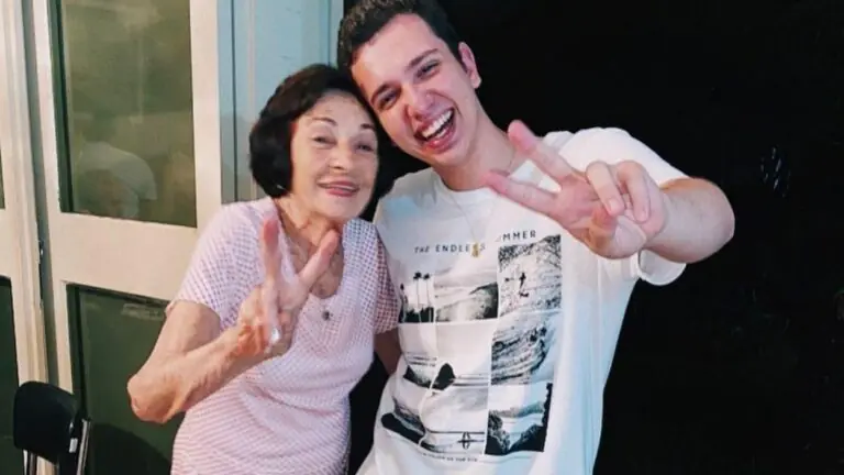 Avó de 92 anos viraliza com conselhos inusitados a neto