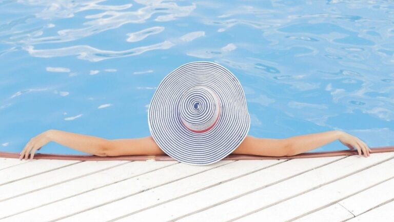 De água termal a gel: 8 cosméticos refrescantes para o verão