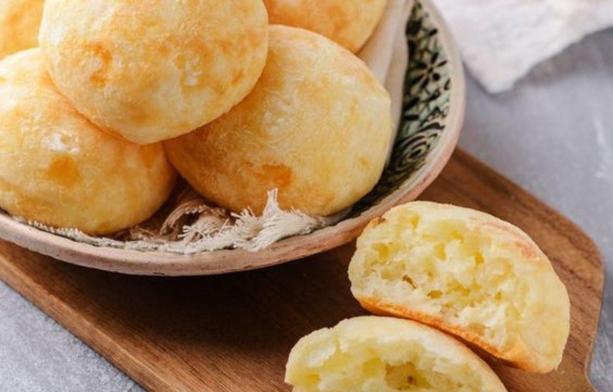 Imagem mostra pão de queijo