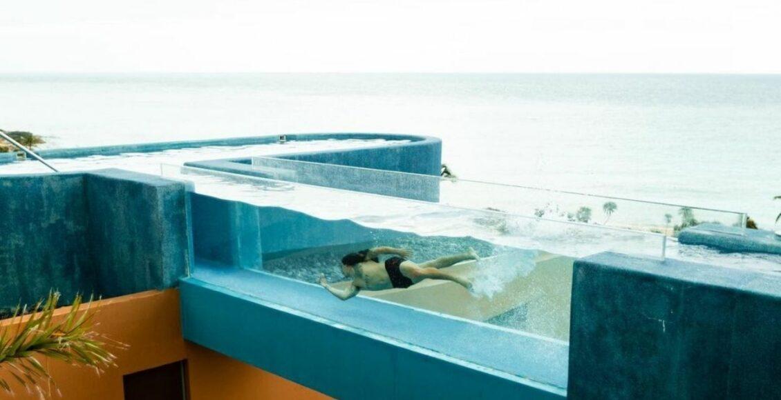 Imagem mostra Whindersson Nunes em piscina no México