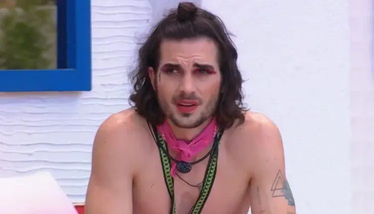 na imagem Fiuk confessa que deu 'cobra' para Kerline no BBB21