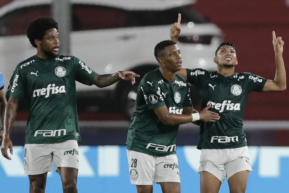 Palmeiras vence river plate e segue invicto na libertadores