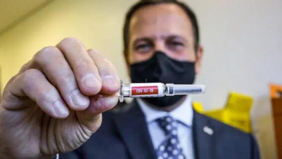 Vacinação em São Paulo será em UBSs, shoppings e terminais