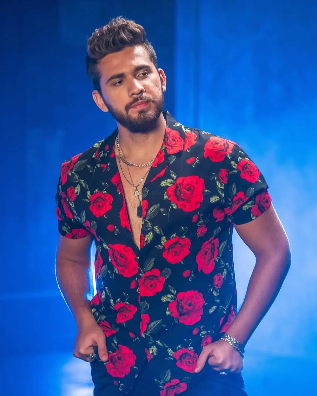 Na imagem o cantor Gustavo Mioto