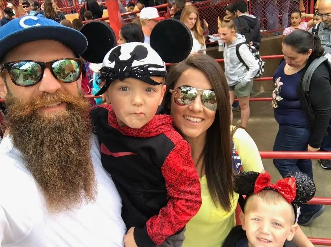 Imagem de Courtney Tillia com a família