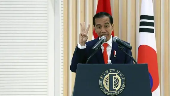 Presidente da Indonésia é o primeiro a se vacinar com CoronaVac