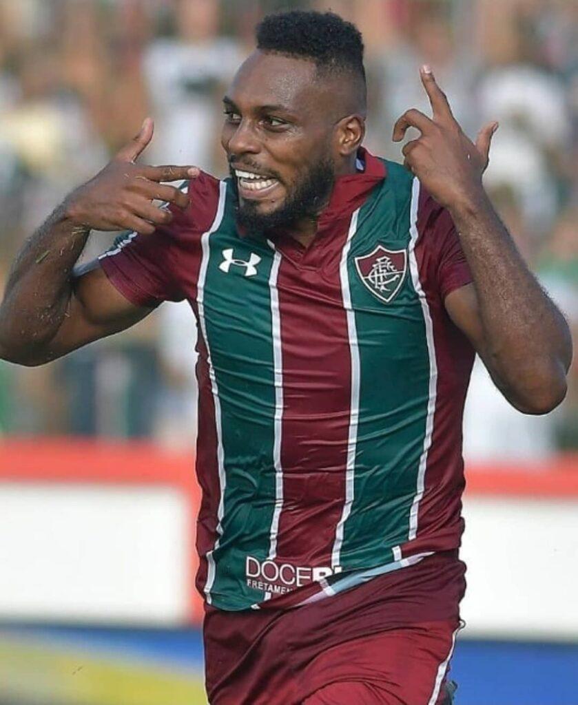 Imagem mostra zagueiro do Fluminense, Luccas Claro.