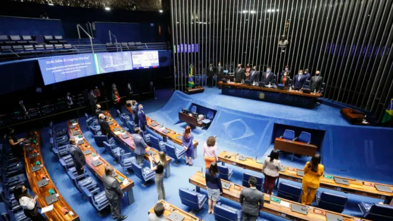 Oposição apresenta novo pedido de impeachment de Bolsonaro