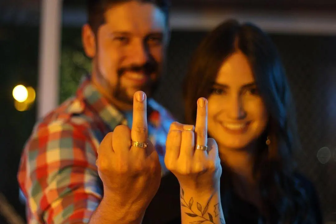 Imagem mostra Mari Palma Phelipe Siani