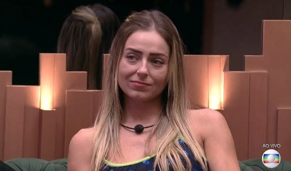 Paula BBB 19