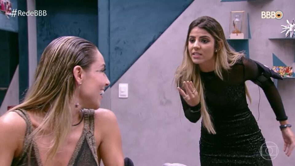 Imagem mostra Paula e Hariany discutem no BBB 19