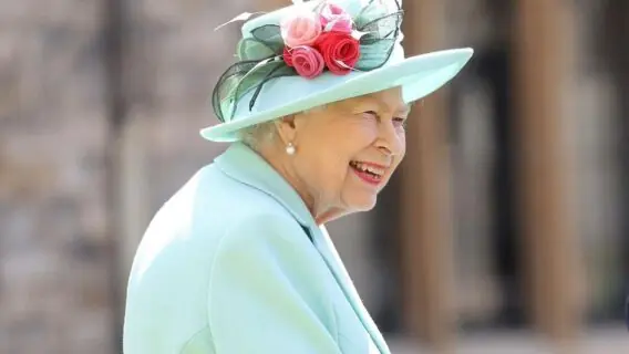 Rainha Elizabeth II recebe vacina contra a covid-19