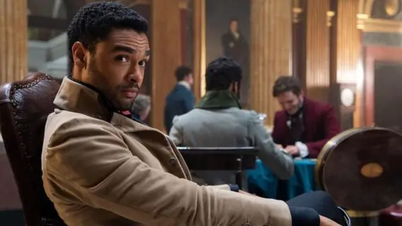 7 coisas que você precisa saber sobre Regé-Jean Page, o galã da Netflix