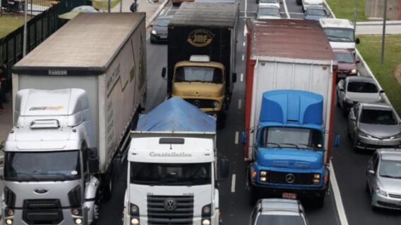 Caminhoneiros planejam fazer nova paralisação em fevereiro