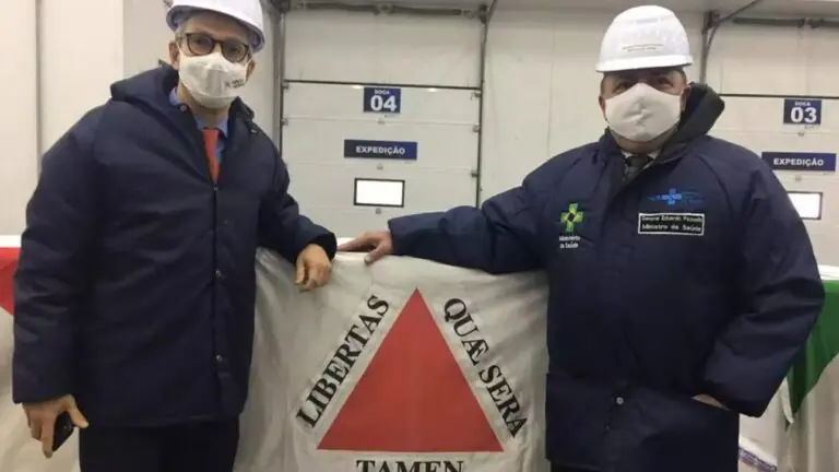 Vacinação contra COVID-19 começa hoje em Minas Gerais