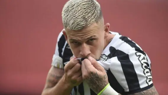 Santos vence clássico com time misto diante do São Paulo