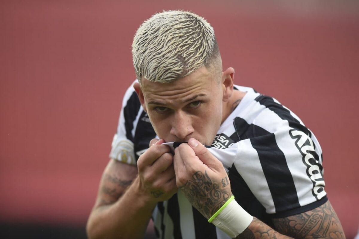 Mesmo com time misto, Santos vence clássico contra o São Paulo