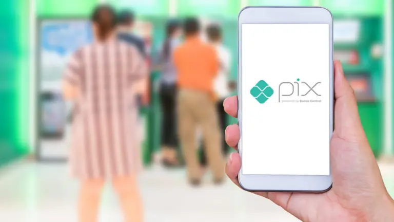 Golpe no PIX e Whatsapp clonado: saiba como evitar