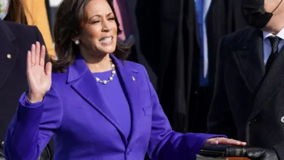 Kamala Harris e o roxo: entenda porque a cor representa o feminismo
