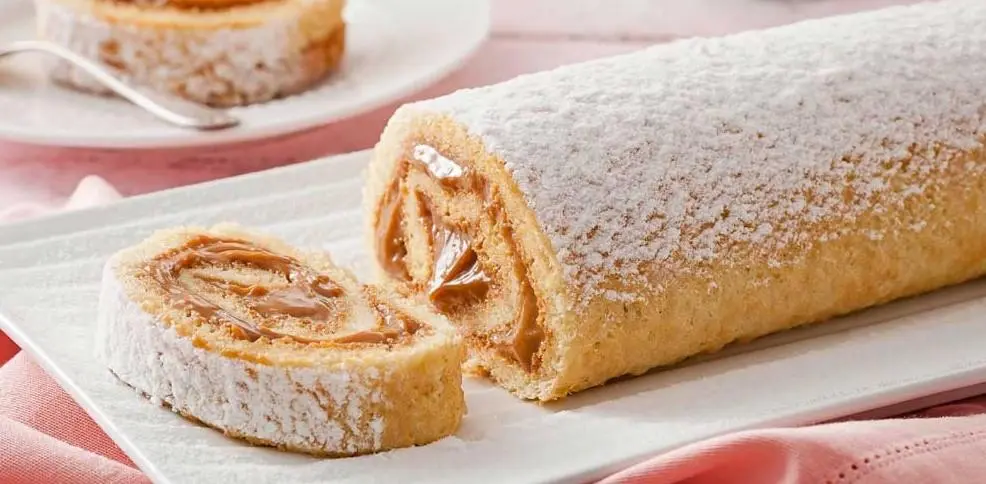Imagem mostra rocambole de doce de leite