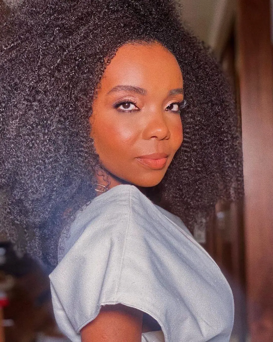 Na imagem a ex-BBB Thelma Assis