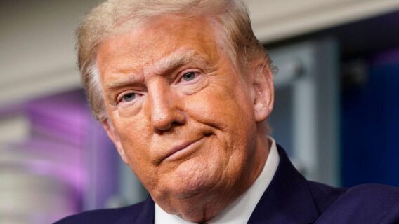 Twitter e Facebook bloqueiam Trump