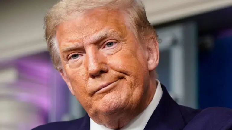 Twitter e Facebook bloqueiam Trump