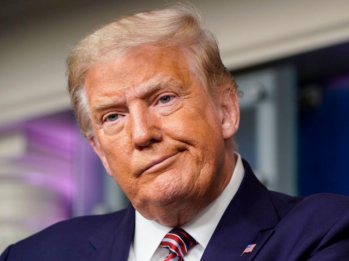 Twitter e Facebook bloqueiam Trump