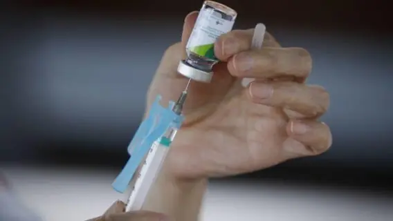 Vacinação em SP: veja os pontos de drive-thru para idosos