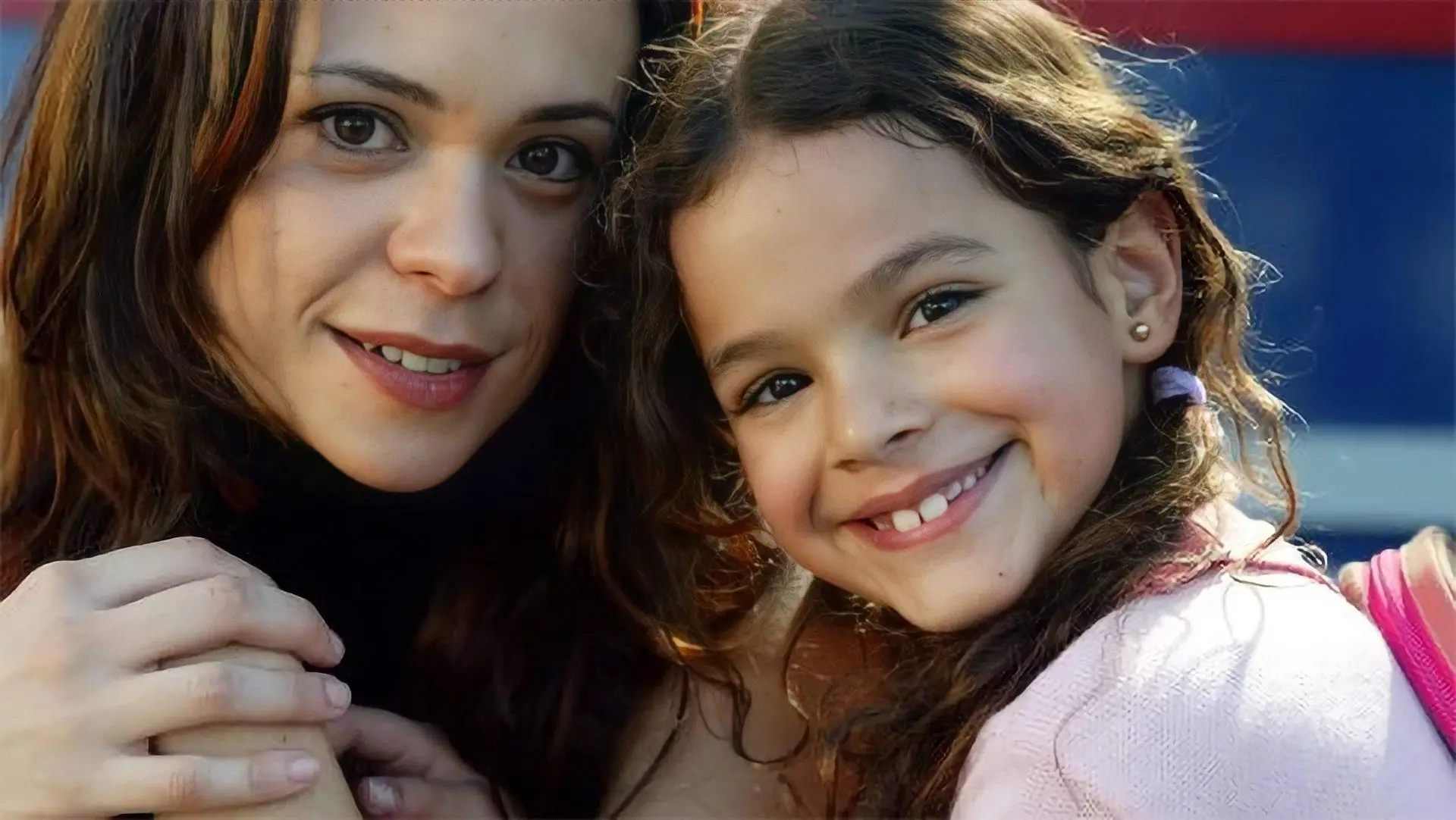 Imagem mostra Vannessa Gerbelli e Bruna Marquezine em Mulheres Apaixonadas