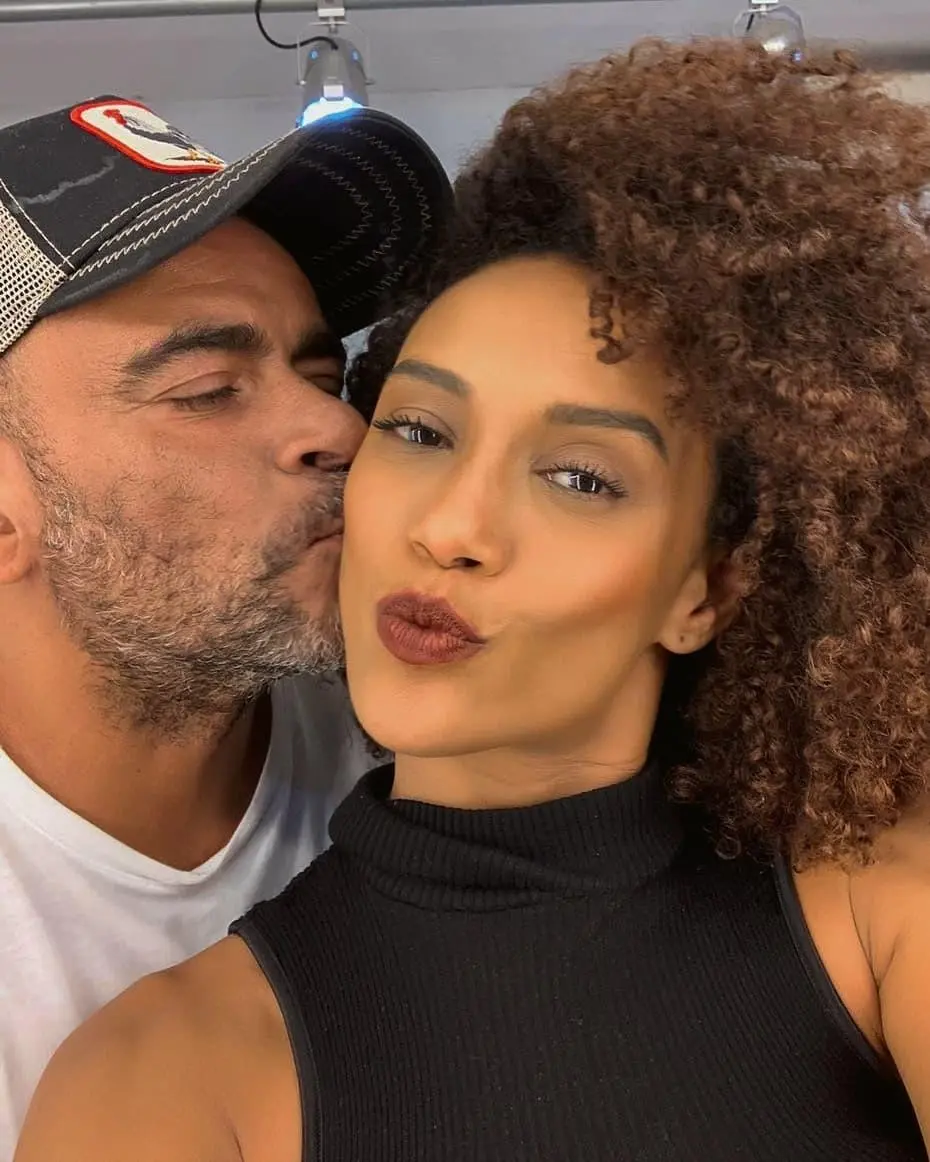 Imagem mostra o cabeleireiro Wilson Eliodorio e Taís Araújo