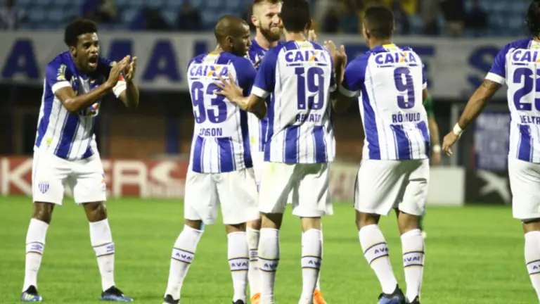 Avaí x Guarani: onde assistir ao vivo e escalações do jogo da Série B