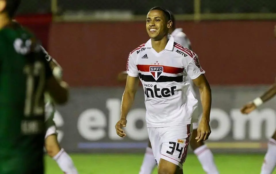Imagem mostra zagueiro do São Paulo, Bruno Alves.