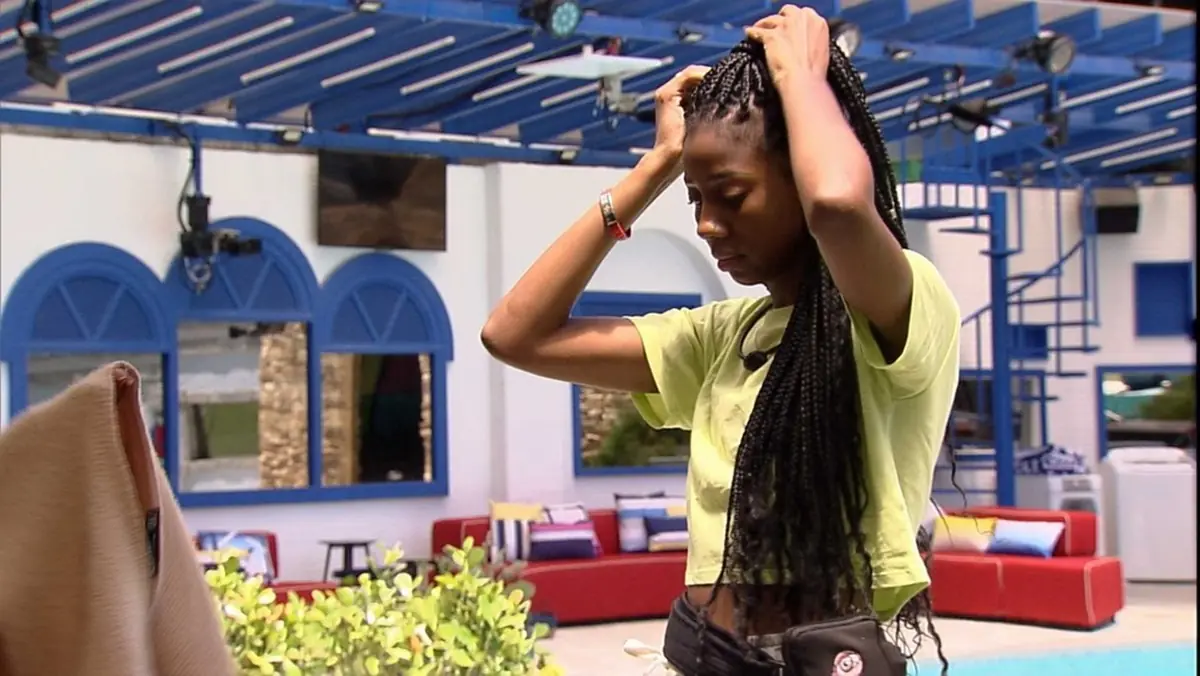 Camilla de Lucas chora no BBB21