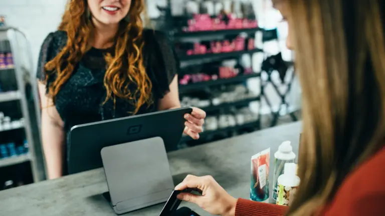 Cartão de crédito sem anuidade: você já tem o seu?