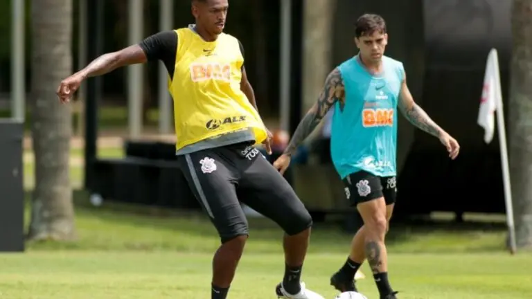 Jogos de hoje na TV: confira as partidas de futebol desta segunda (25)