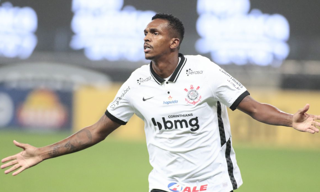 Corinthians estreia com vitória e atropela Fluminense